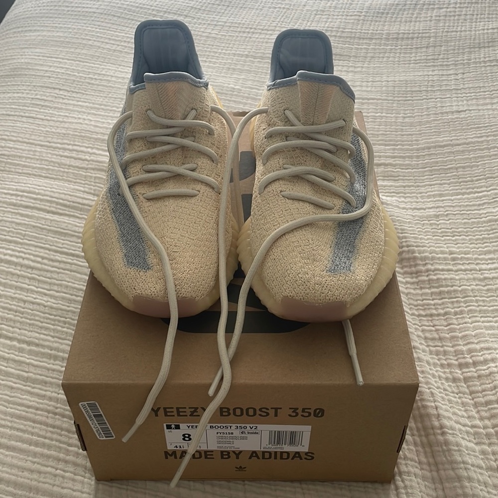 Yeezy Boost 350 V2 - Picture 1 of 7